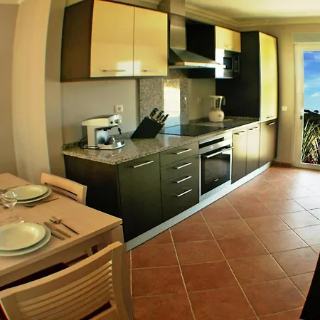 For Max 4 Pers In With A Shared Pool 別荘 カストロ・マリン